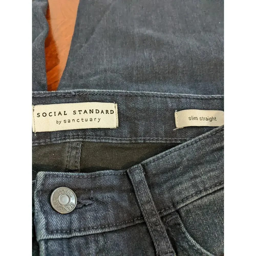 Social Standard by Sanctuary Jeans 8 Nighthawk Black Slim Straight HighRise Crop